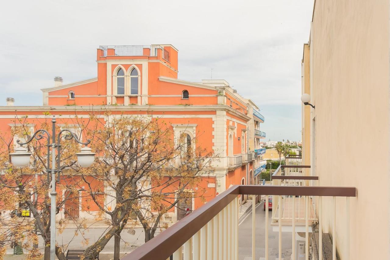 Torre Lama Apartments By Wonderful Italy Бари Екстериор снимка